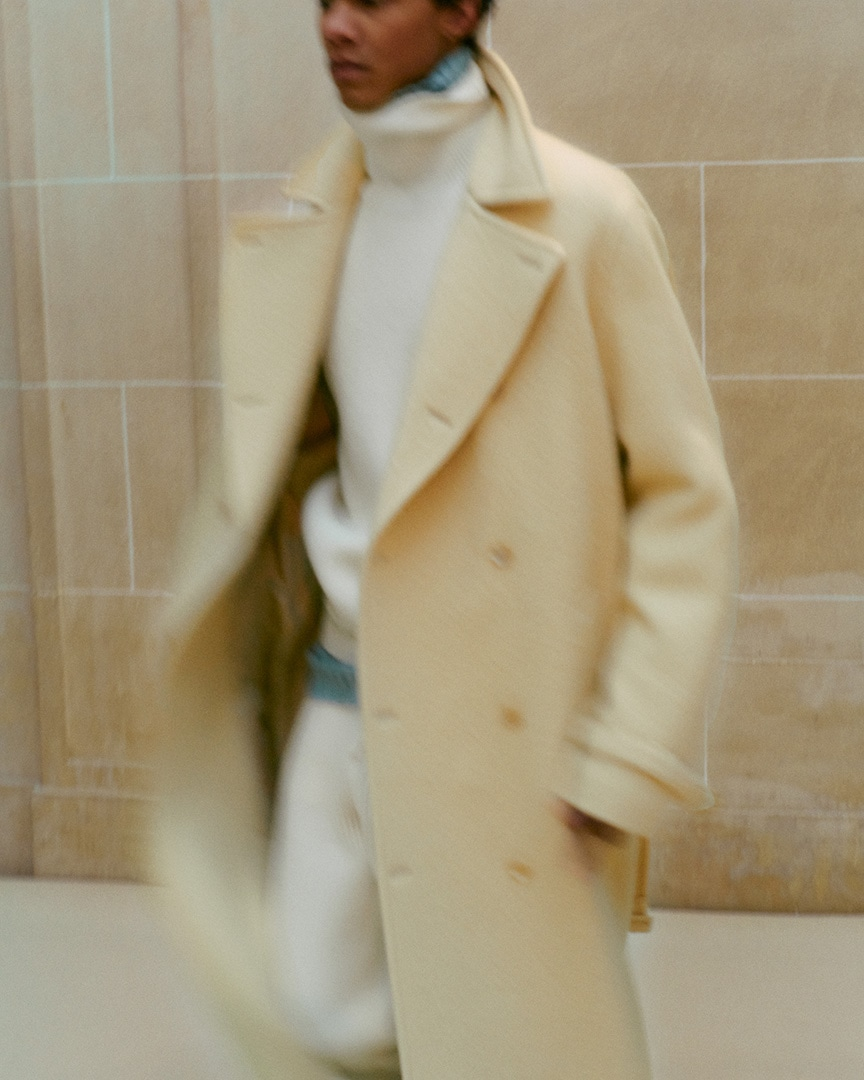 Impeccable Straight Coat Defines Autumn-Winter 2024/25 Fashion